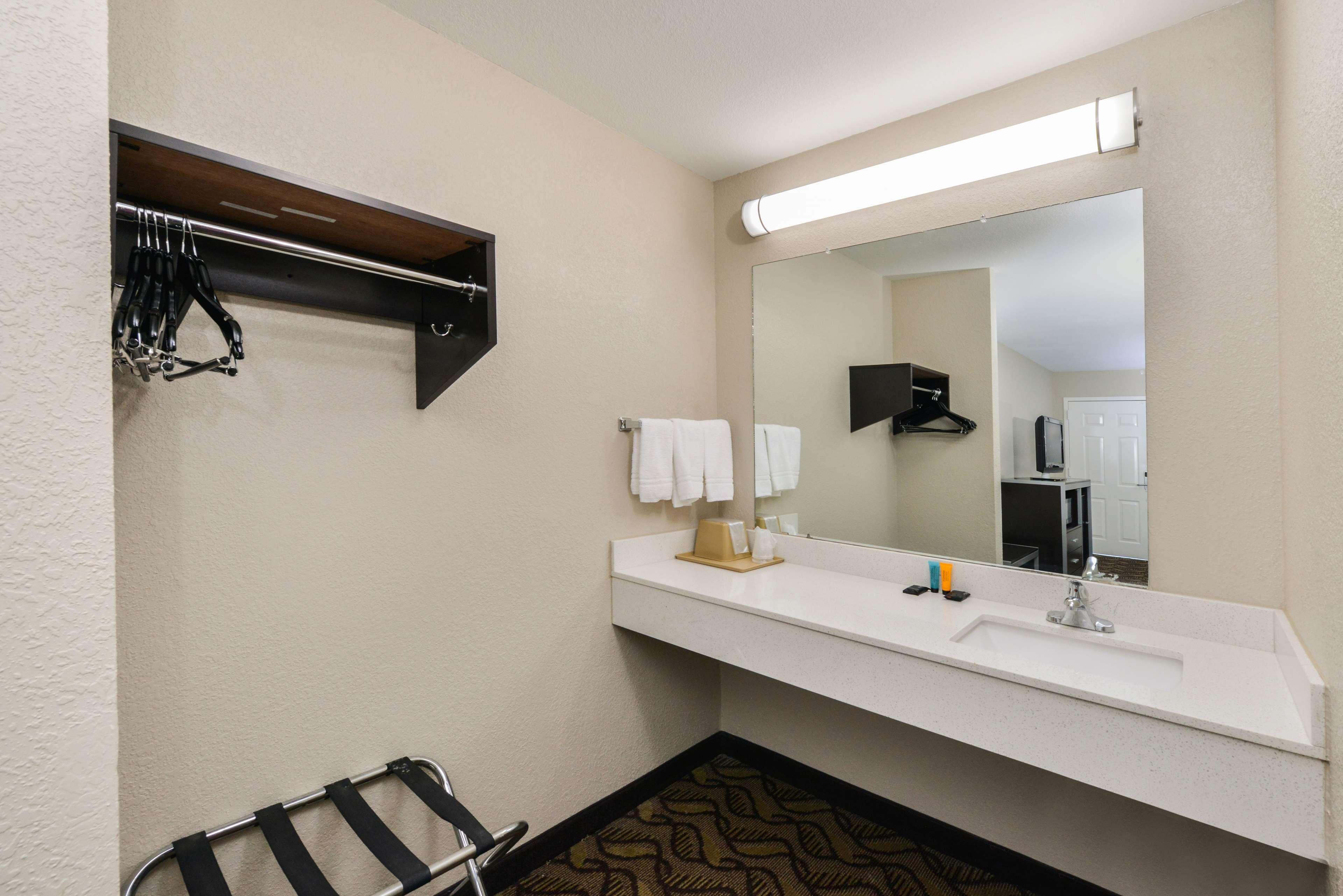 Americas Best Value Inn Pasadena Exterior foto